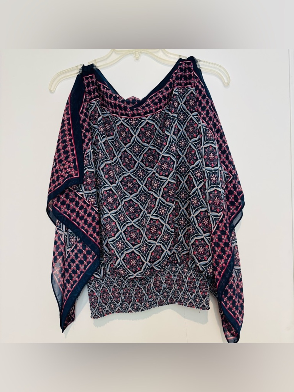 Max Studio Silky Navy and Pink Patterned Chiffon Top Blouse size Small
